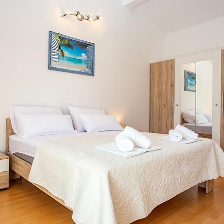 Apartments Adisa Omis Ngoại thất bức ảnh