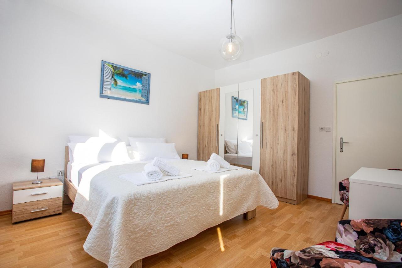 Apartments Adisa Omis Ngoại thất bức ảnh
