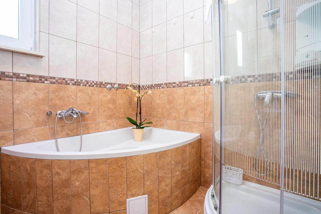 Apartments Adisa Omis Ngoại thất bức ảnh