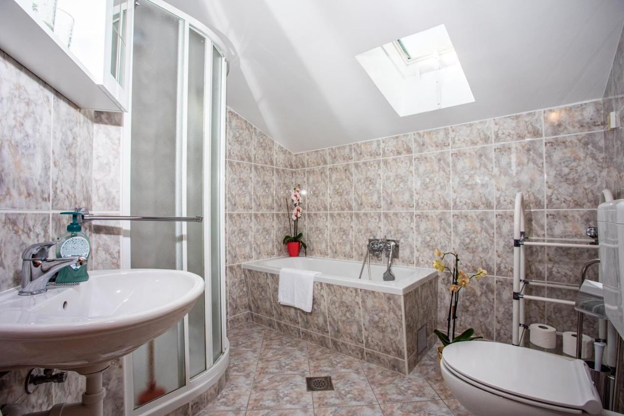 Apartments Adisa Omis Ngoại thất bức ảnh