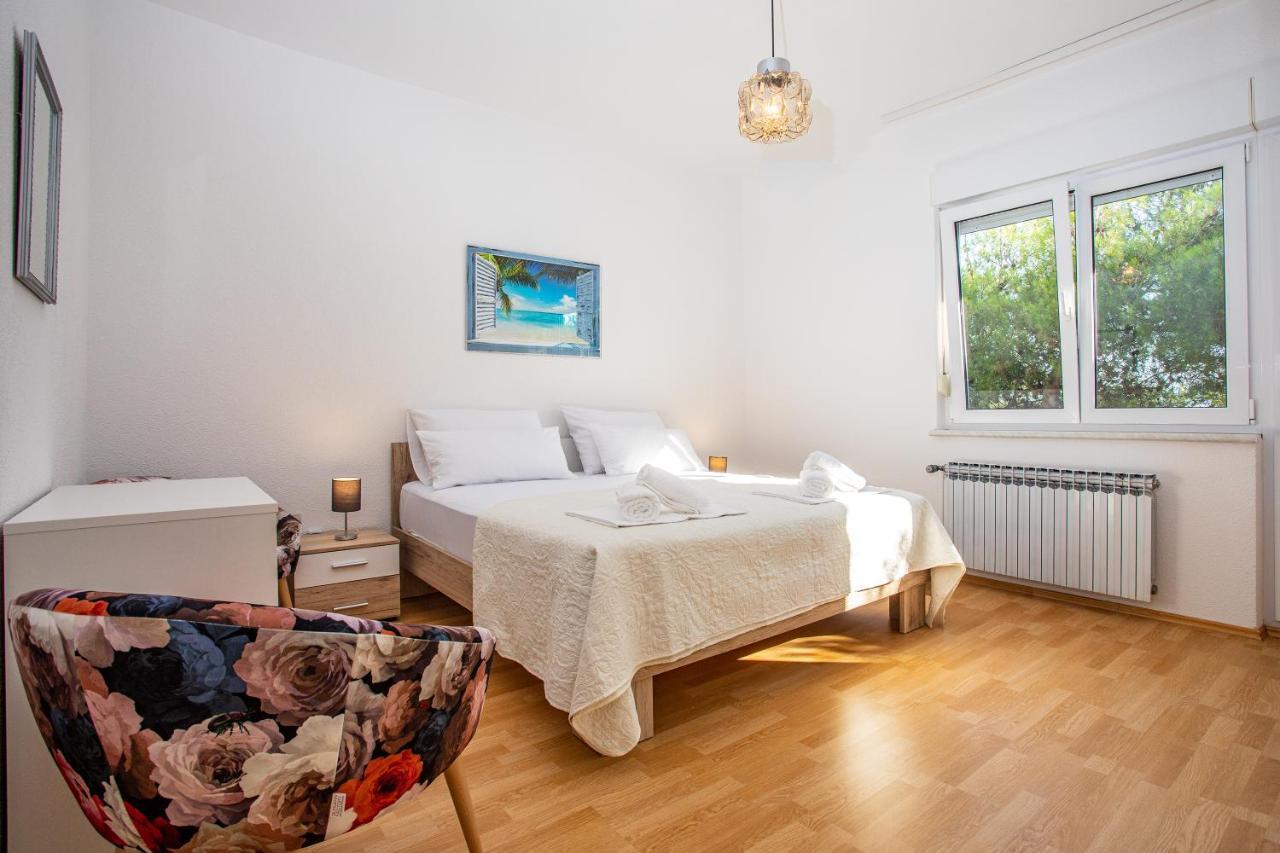 Apartments Adisa Omis Ngoại thất bức ảnh