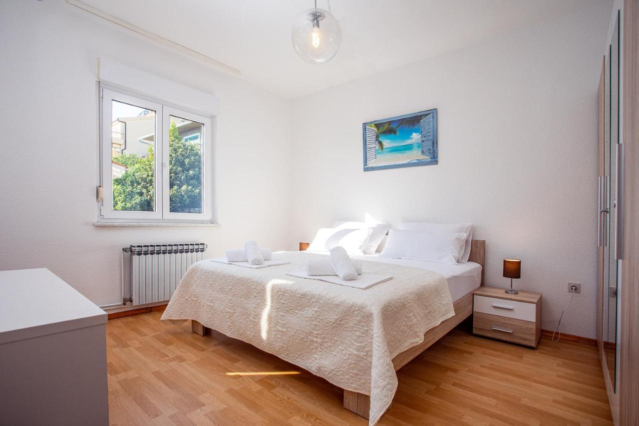 Apartments Adisa Omis Ngoại thất bức ảnh