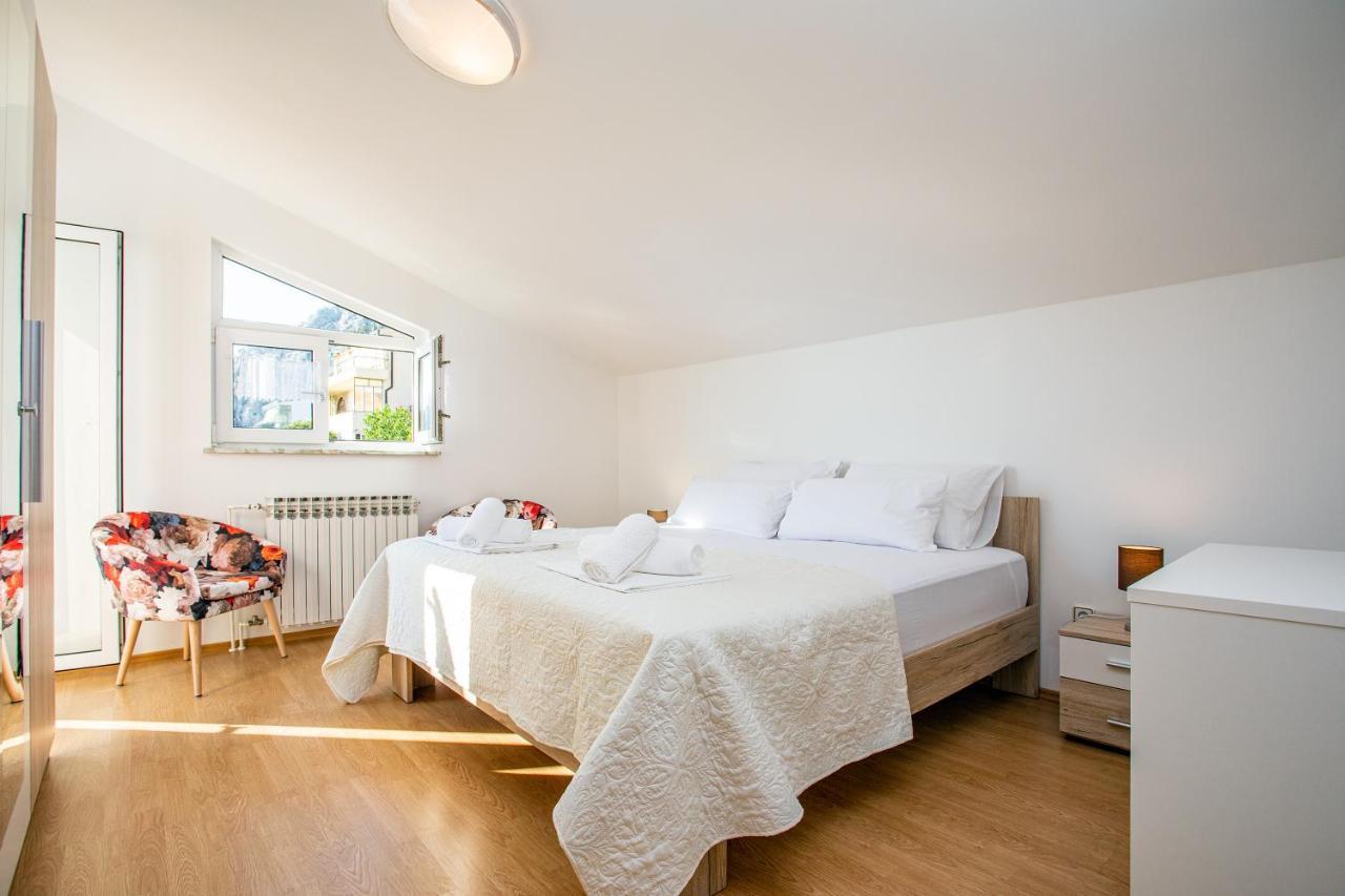 Apartments Adisa Omis Ngoại thất bức ảnh